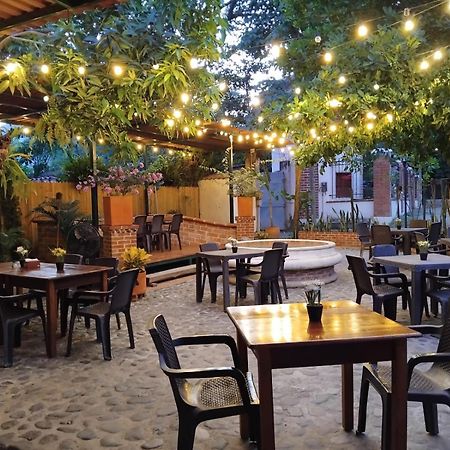 Hotel Y Restaurante Bienmesabe Santa Fe de Antioquia Bagian luar foto