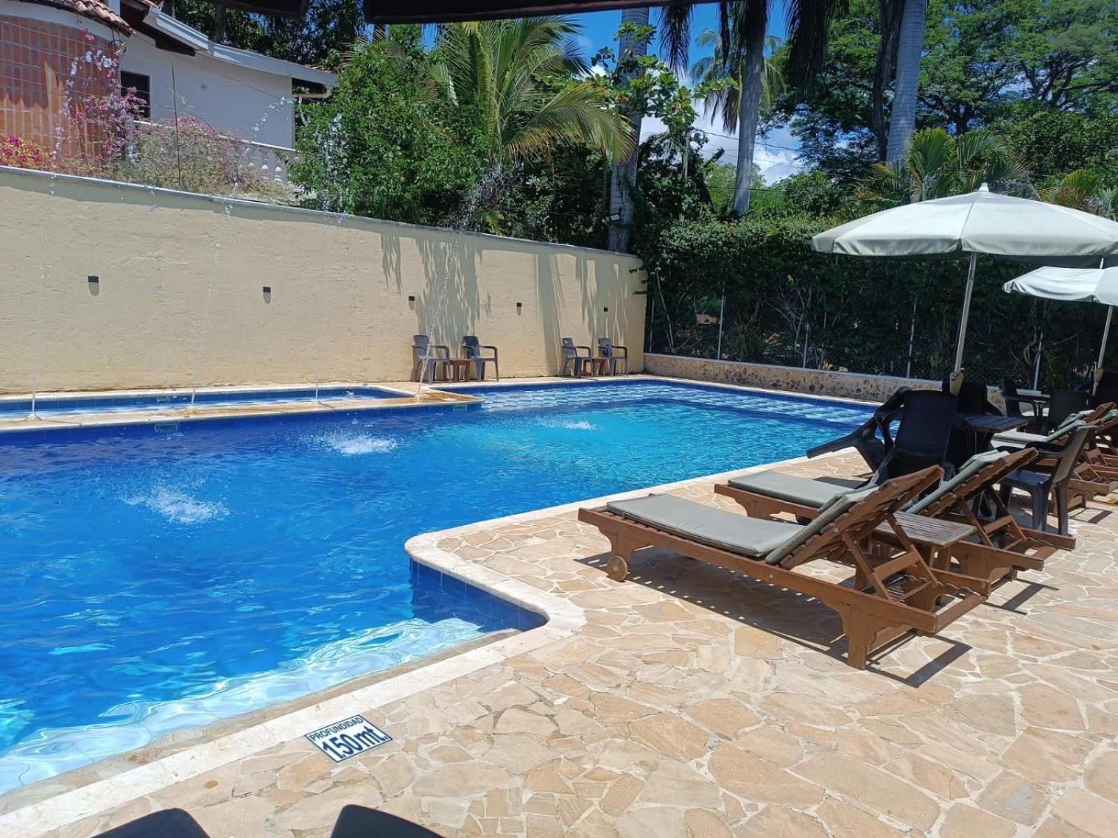 Hotel Y Restaurante Bienmesabe Santa Fe de Antioquia Bagian luar foto
