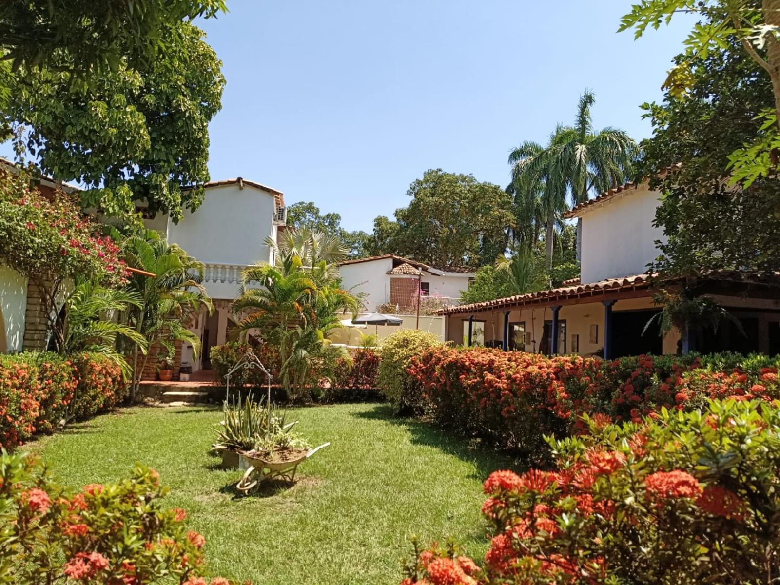 Hotel Y Restaurante Bienmesabe Santa Fe de Antioquia Bagian luar foto
