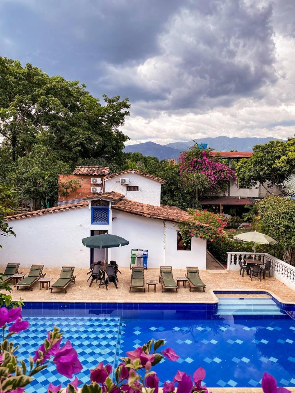 Hotel Y Restaurante Bienmesabe Santa Fe de Antioquia Bagian luar foto