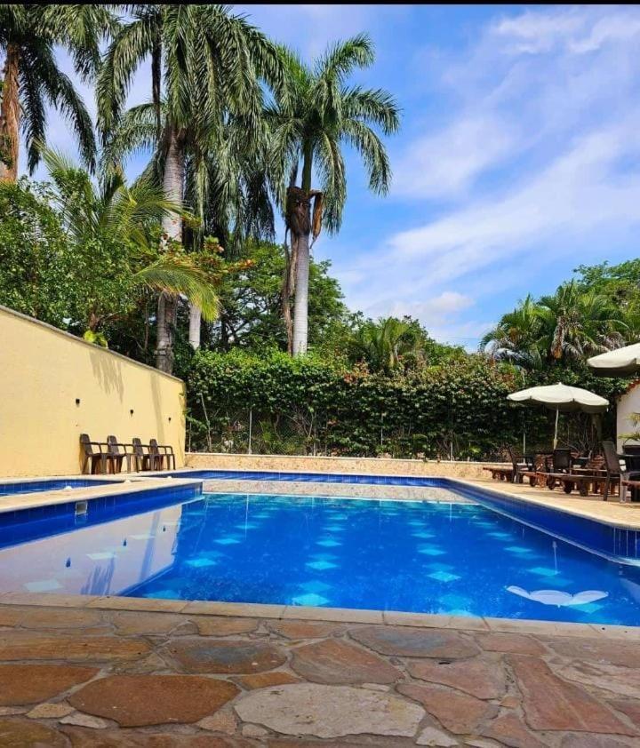 Hotel Y Restaurante Bienmesabe Santa Fe de Antioquia Bagian luar foto