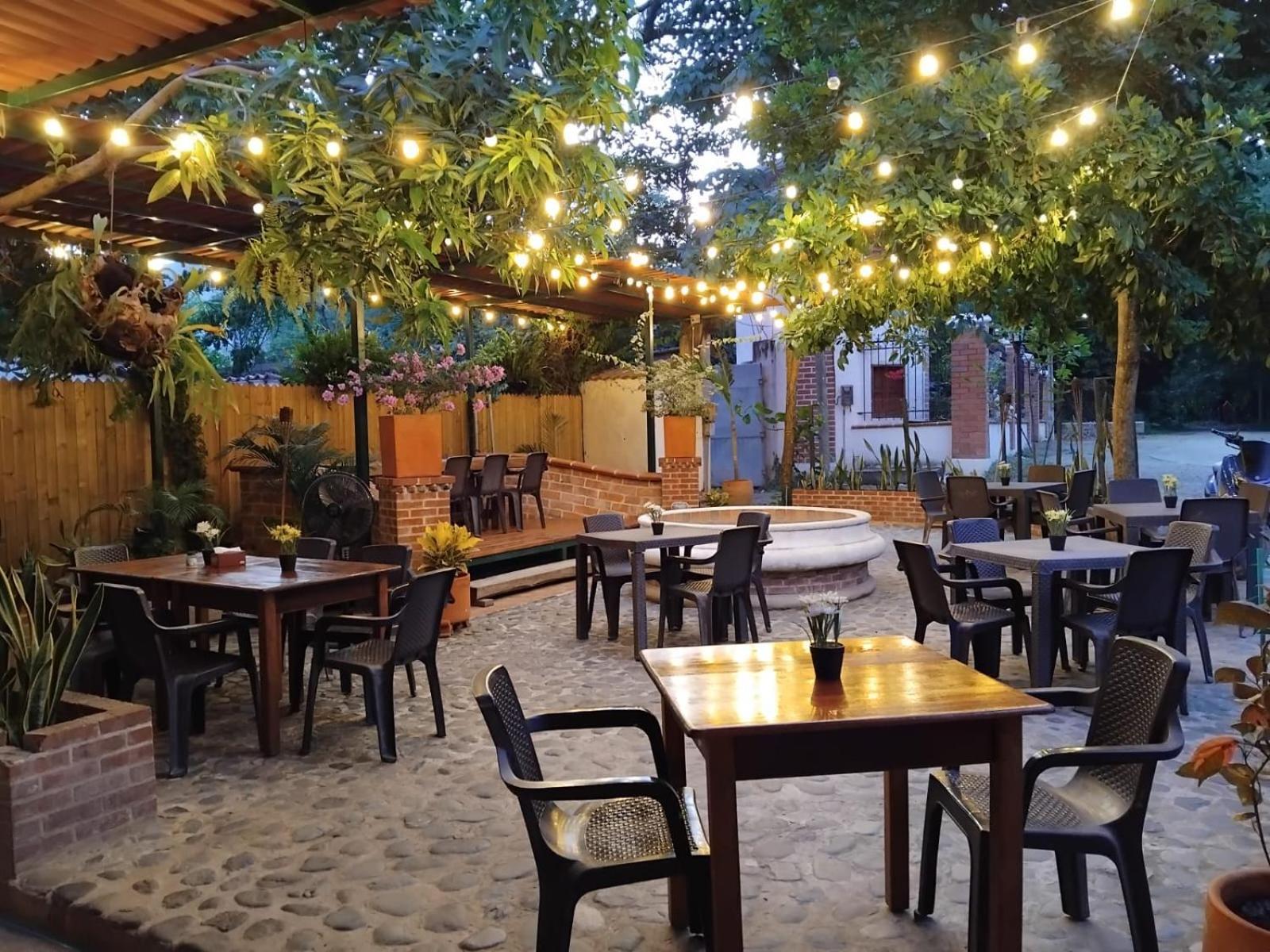 Hotel Y Restaurante Bienmesabe Santa Fe de Antioquia Bagian luar foto