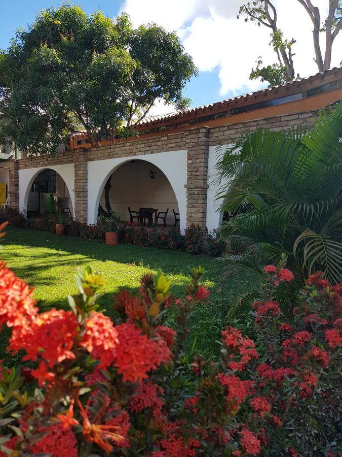 Hotel Y Restaurante Bienmesabe Santa Fe de Antioquia Bagian luar foto