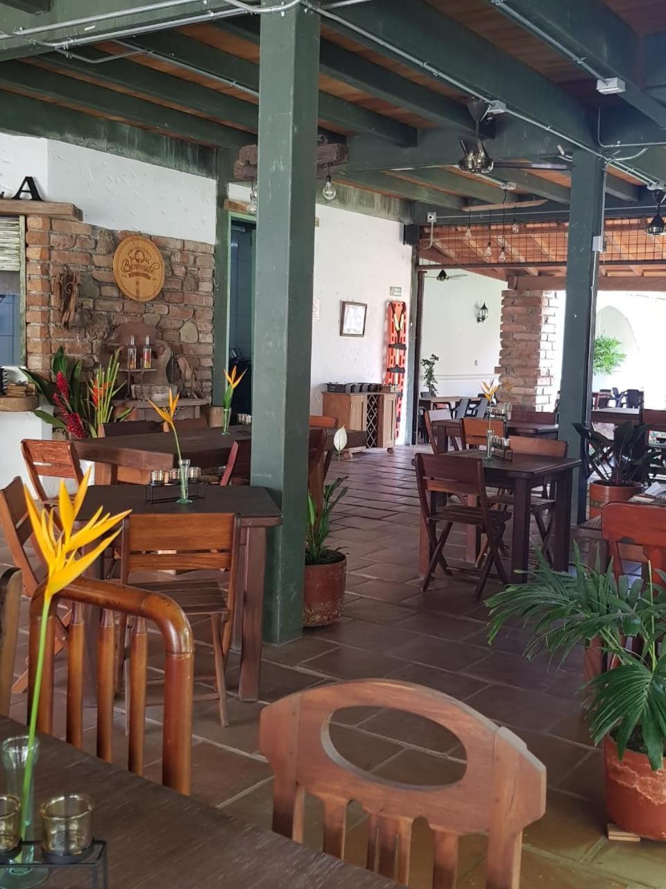 Hotel Y Restaurante Bienmesabe Santa Fe de Antioquia Bagian luar foto