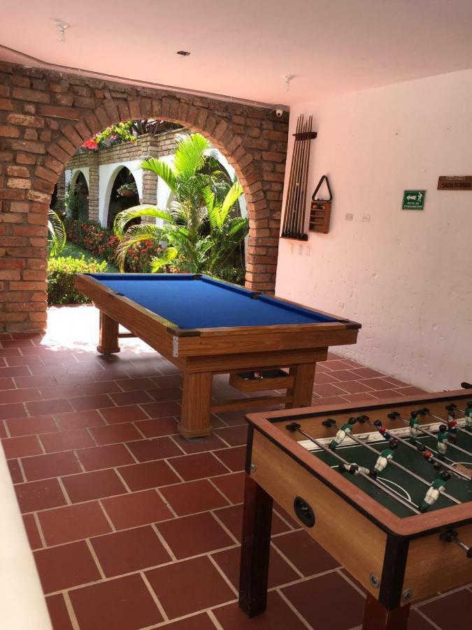 Hotel Y Restaurante Bienmesabe Santa Fe de Antioquia Bagian luar foto