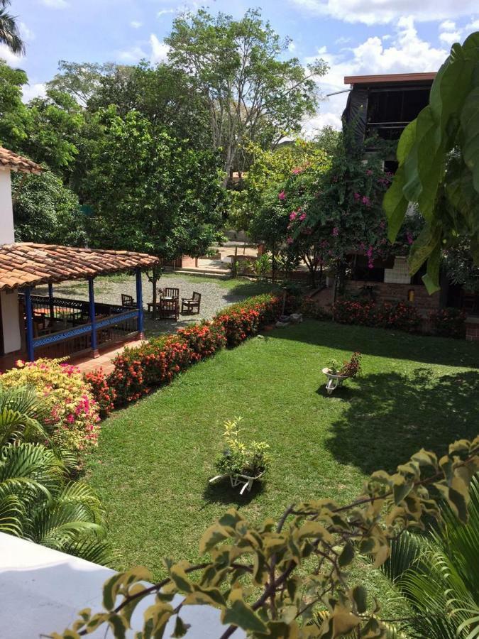 Hotel Y Restaurante Bienmesabe Santa Fe de Antioquia Bagian luar foto